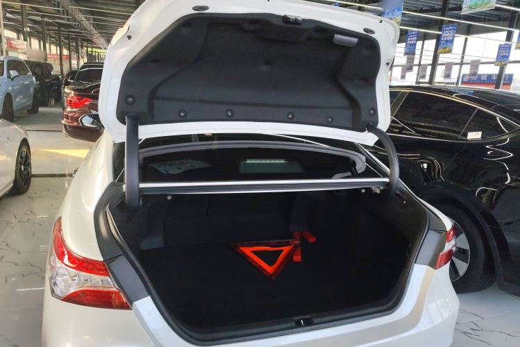 Used Toyota Camry 2021 2.0G Luxury Edition
