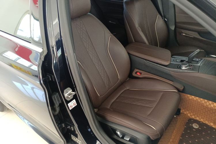 Used BMW 5 Series 2021 Facelifted 530Li Leading Edition M Sport Package
