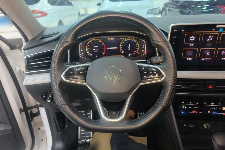 Used Volkswagen Tiguan L 2022 330TSI Automatic Two-Wheel Drive R-Line Enhanced Edition
