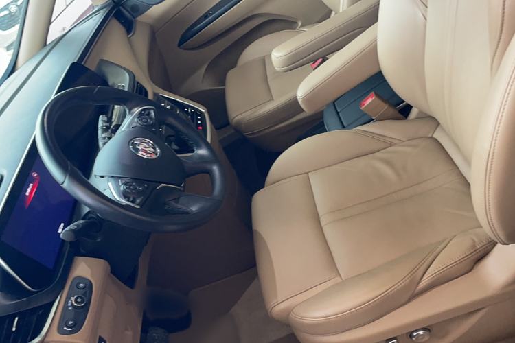 Used Buick GL8 2021 ES Land Cruiser 653T Luxury Edition
