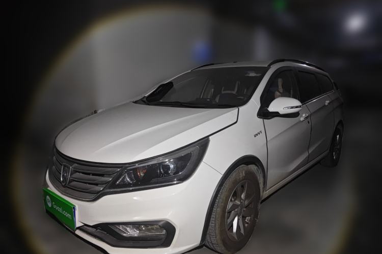 Used Baojun 310W 2017 1.5L Manual Fashion Model China V