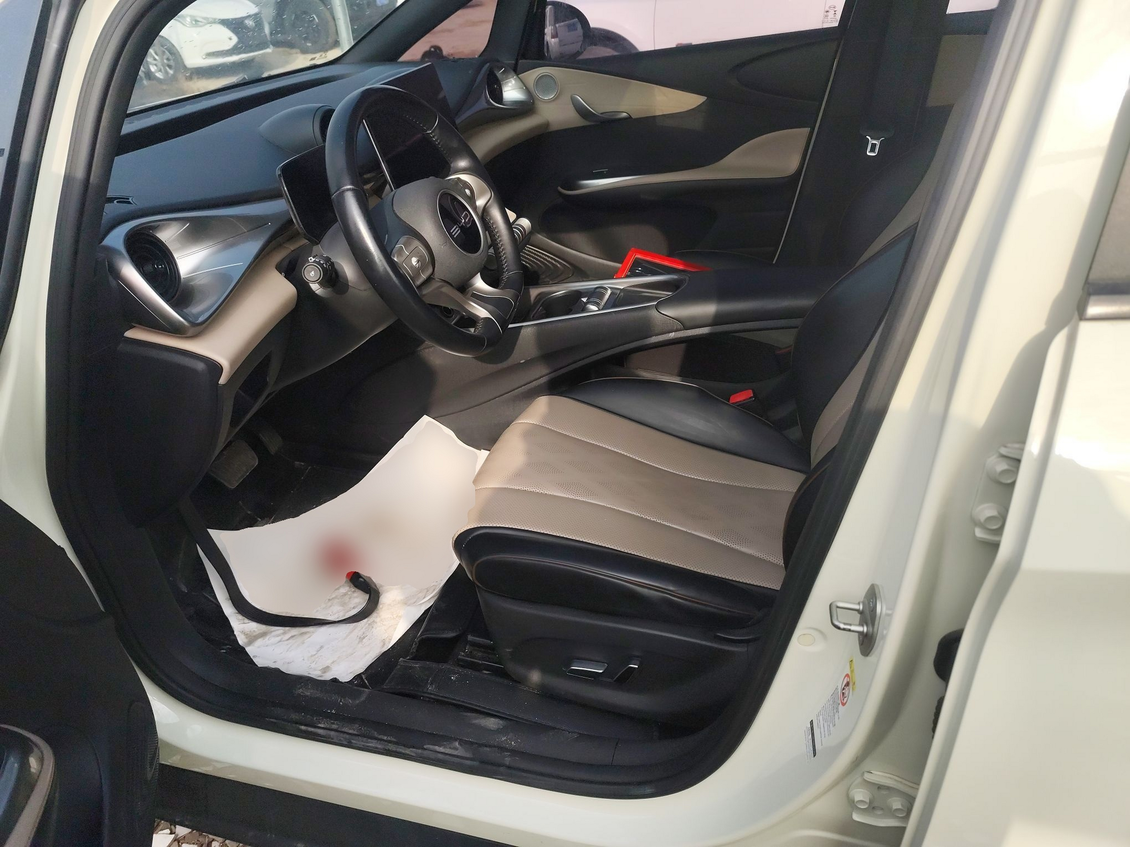 المقاعد الأمامية داخل السيارة