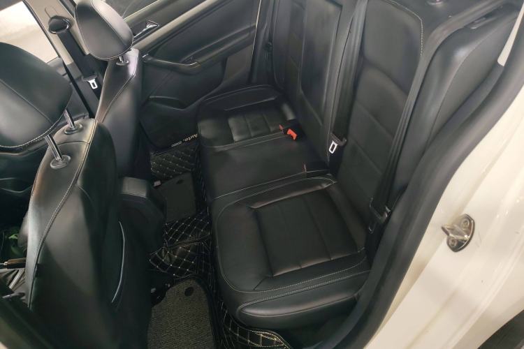 Used Volkswagen Lavida 2015 1.6L Automatic Comfort Edition
