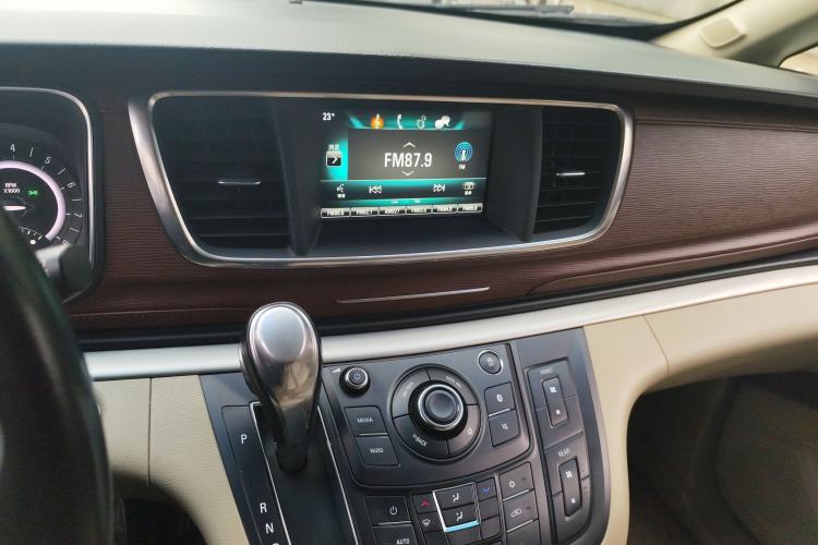 Used Buick GL8 2018 28T Luxury Model China VI Standard
