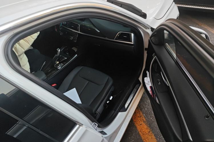 Used BMW 3 Series 2017 320Li Luxury Design Package
