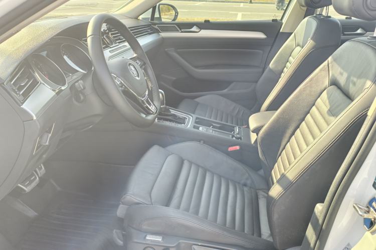 Used Volkswagen Variant 2018 380TSI Two-Wheel Drive Comfort Edition
