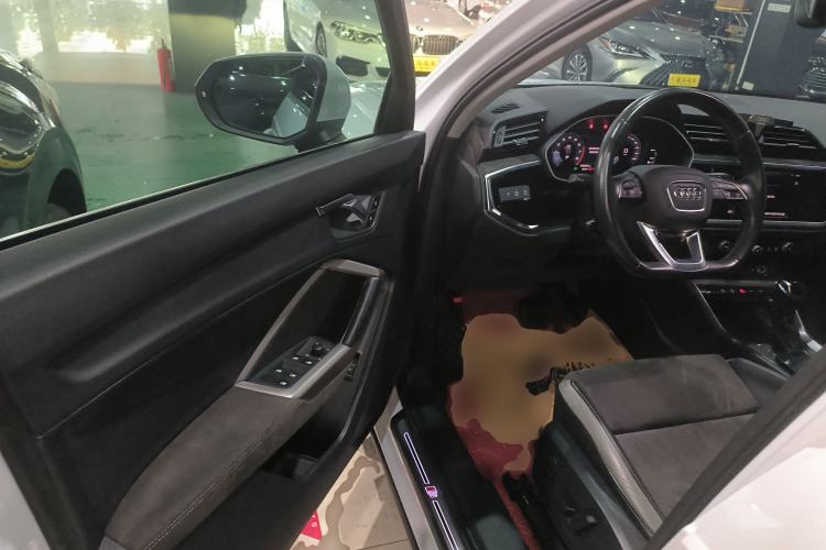 Used Audi Q3 2021 35 TFSI Fashion Dynamic Model
