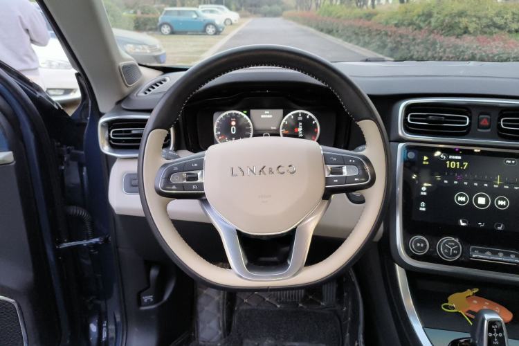 Used Lynk & Co 01 2017 2.0T Two-Wheel Drive Zhaopu Version
