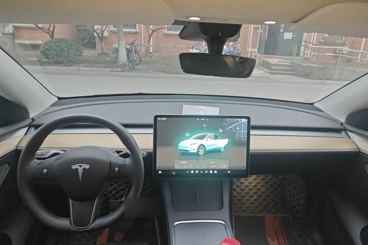 Used Tesla Model Y 2022 Long-Range All-Wheel-Drive Version