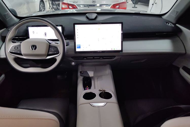 Used Changan UNI-Z New Energy 2024 Blue Whale Smart Electric iDD 125km Beyond Edition
