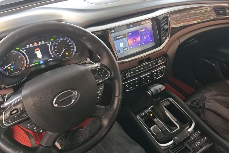 Used GAC Trumpchi GS8 2017 320T Two-Wheel Drive Luxury Smart Connectivity Version (7 Seats)
