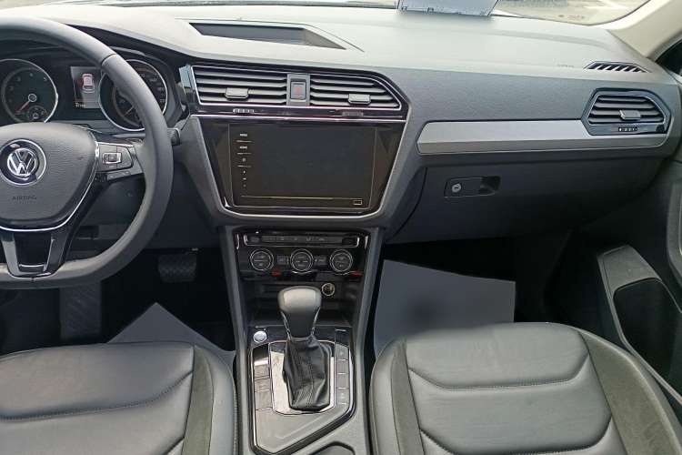 Used Volkswagen Tiguan L 2019 330TSI Automatic Two-Wheel Drive Panoramic Comfort Edition China VI Standard
