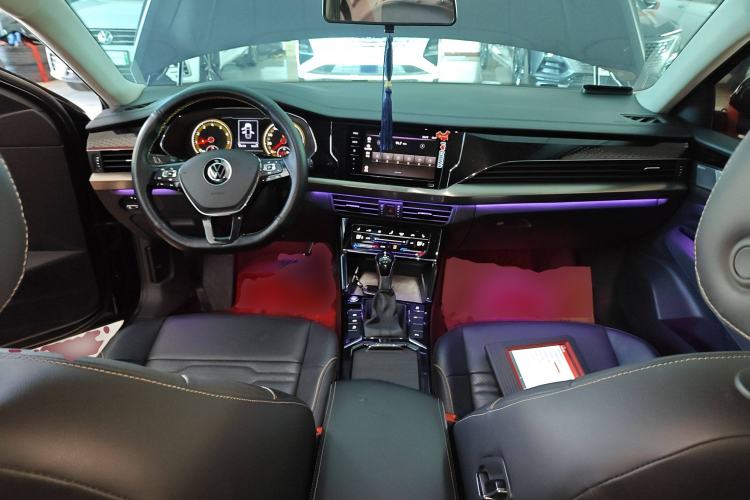 Used Volkswagen Passat 2020 330TSI Elite Edition China VI
