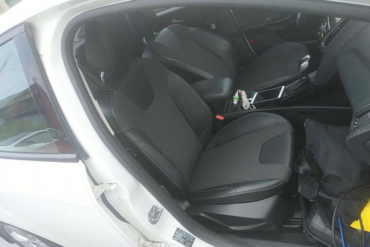 Used Ford Focus 2012 Sedan 1.6L Automatic Fashion Edition
