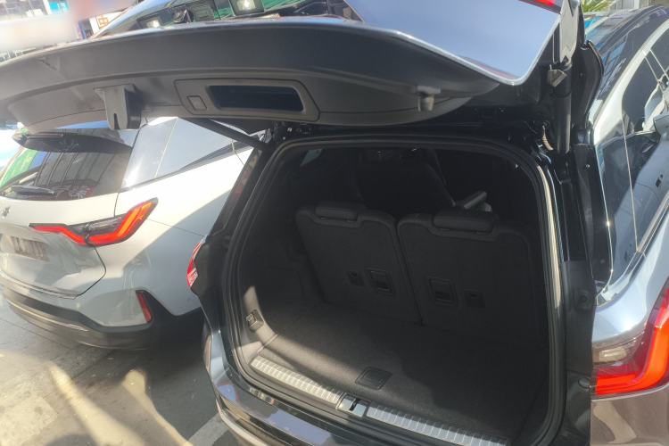 Used Nio ES8 2020 415 km Signature Edition 6-Seater Version
