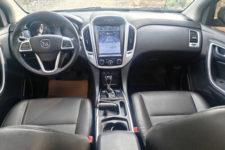 Used JMC Yusheng S350 2014 2.4T Automatic 2WD Diesel Luxury Version with Sunroof 5 Seats
