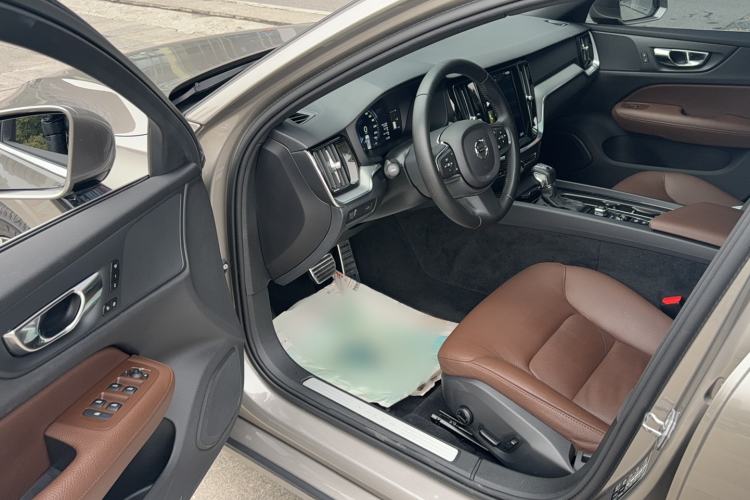 Used Volvo S60 2021 T4 Zhiyi Luxury Edition