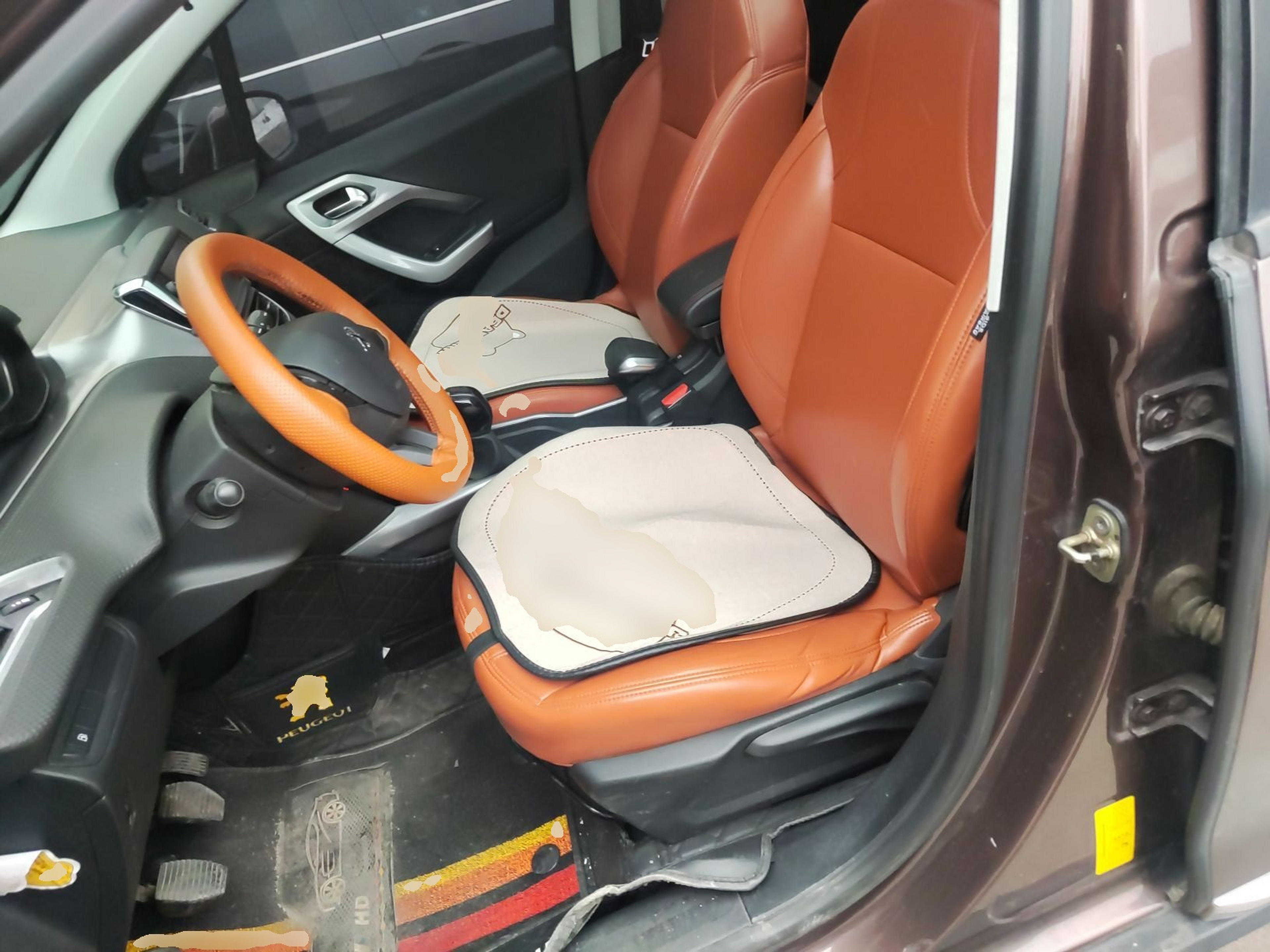 Переднее сиденье в автомобиле