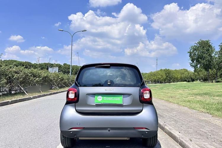 Used  fortwo 2019 0.9T 66kW Hardtop Pioneer Edition China VI
