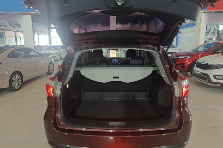 Used Venucia T70 2016 2.0L CVT Smart Choice Edition
