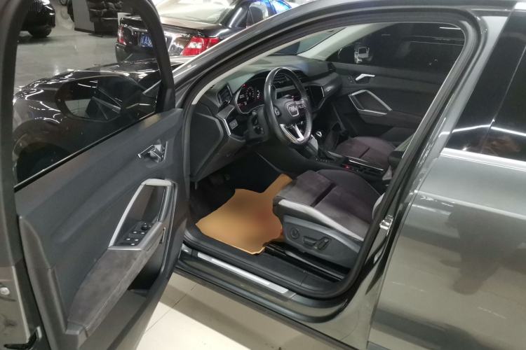 Used Audi Q3 2022 35 TFSI Progressive Dynamic Edition
