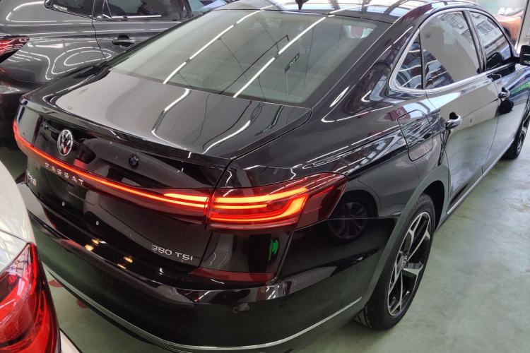 Used Volkswagen Passat 2024 380TSI Starry Dragon Edition
