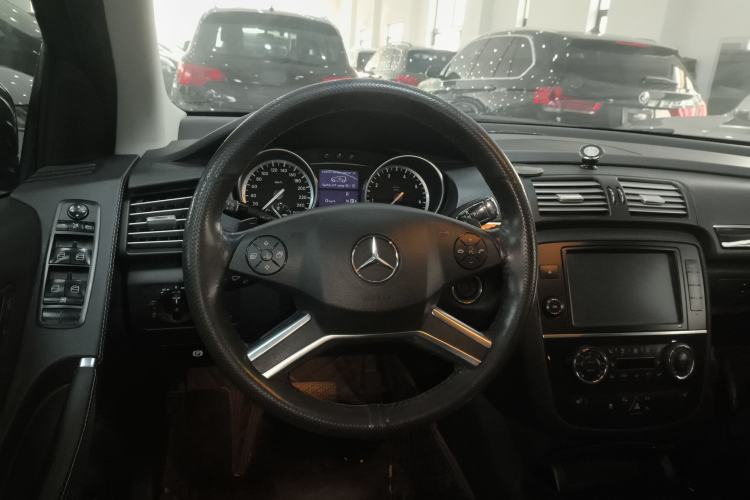 Used Mercedes-Benz R-Class 2017 R 320 4MATIC Business Edition Prestige Model
