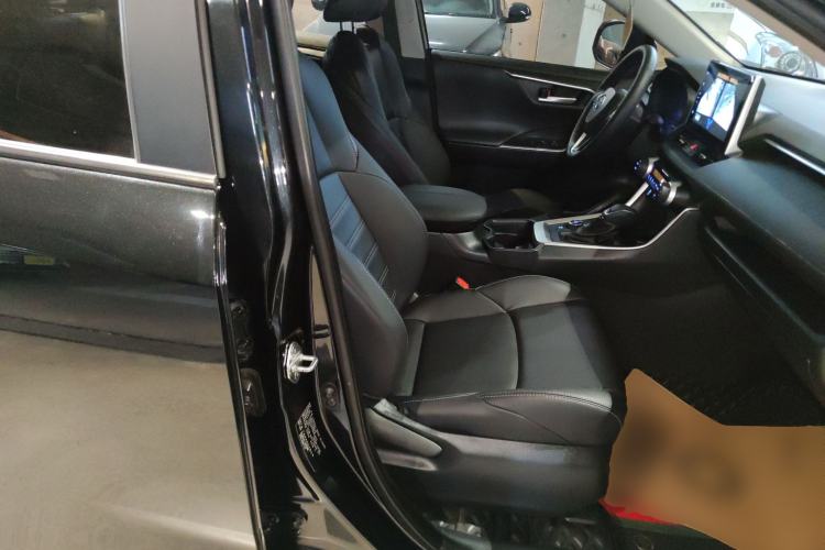 Used Toyota Wildlander 2022 Dual-Motor 2.5L E-CVT 4x4 Luxury PLUS Edition
