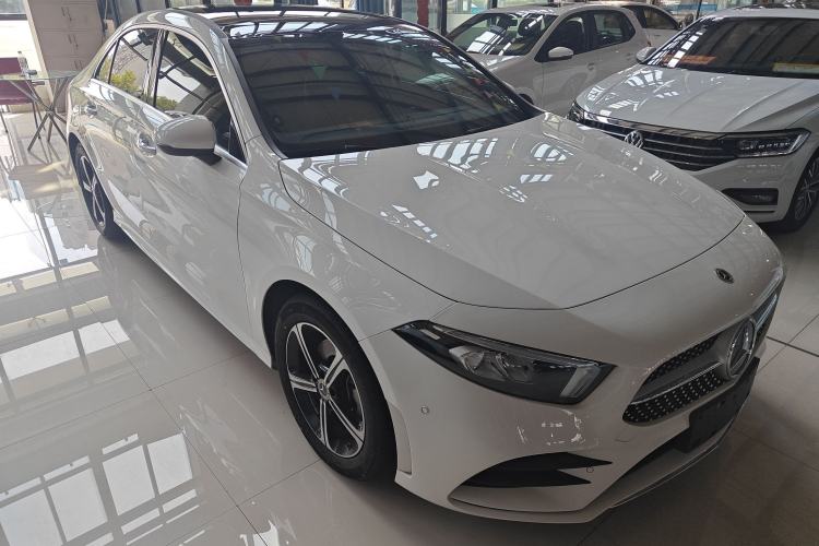 Used Mercedes-Benz A-Class 2022 Revised Version A 200 L Sport Sedan Fashionable Style
