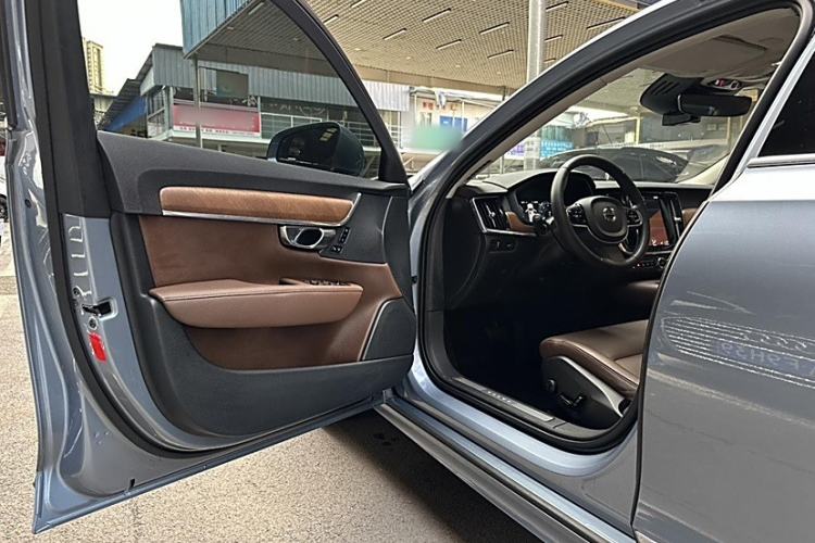 Used Volvo S90 2020 Facelifted T5 Zhiyi Luxury Edition
