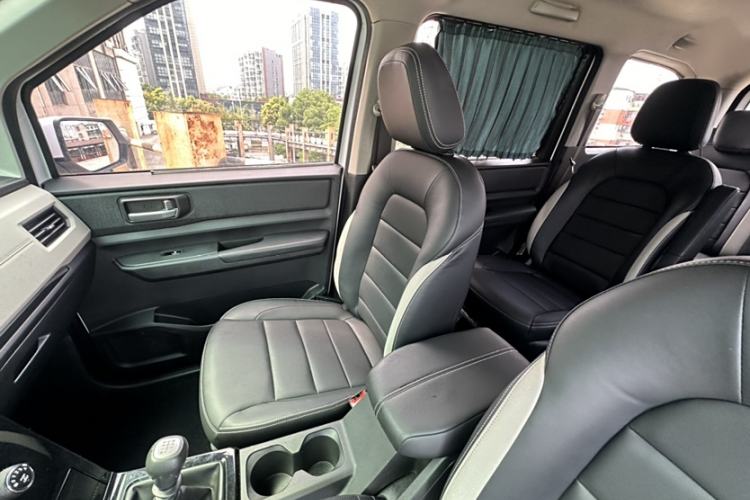 Used Wuling Hongguang PLUS 2020 1.5T Manual Commercial Vehicle 7 Seats
