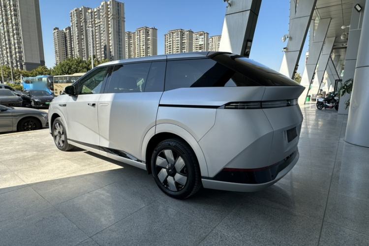 Used XPeng X9 2024 640 All-Wheel Drive High-Performance Max
