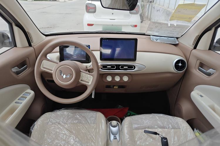 Used Wuling Hongguang MINIEV 2025 Four-Door Version Advanced Edition
