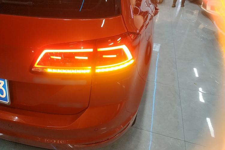 Used Volkswagen Golf Sportsvan 2018 230TSI Automatic Trend Edition
