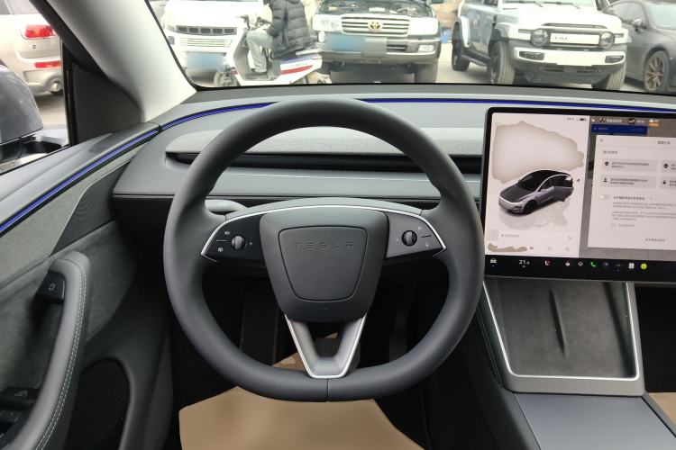 Used Tesla Model Y 2025 Long-Range All-Wheel-Drive Version