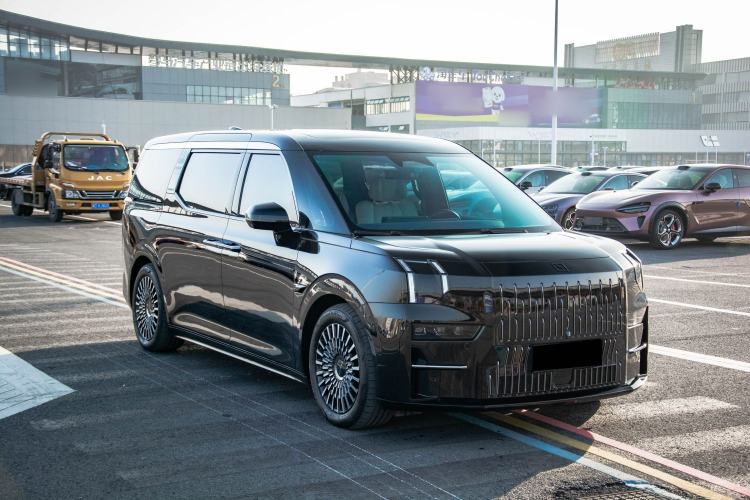 Used Zeekr 009 2022 WE Edition
