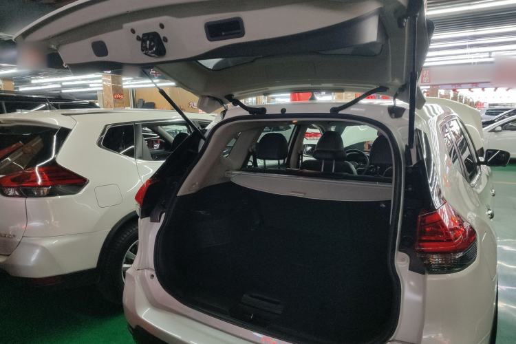 Used Nissan X-Trail 2022 Revised Version 2.0L Two-Wheel Drive Smart Connect Premium Edition