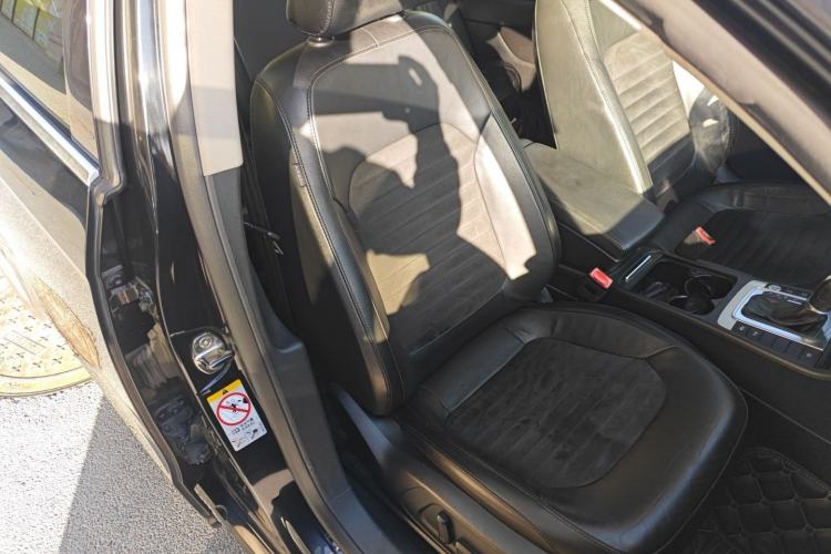 Used Volkswagen Magotan 2015 2.0 TSI Prestige Model
