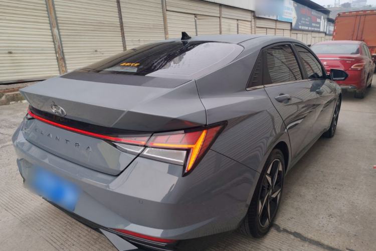 Used Hyundai Elantra 2021 1.5L CVT LUX Prestige Edition
