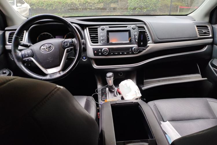 Used Toyota Highlander 2017 2.0T Four-Wheel Drive Luxury Edition 7 Seats