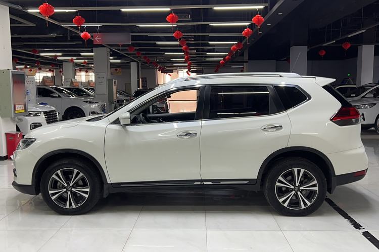 Used Nissan X-Trail 2017 2.5L CVT Leading Edition 4WD
