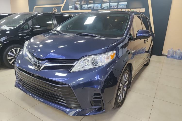 Used Toyota Sienna 2019 3.5L Two-Wheel Drive LE Trim 7 Seats U.S. Specification
