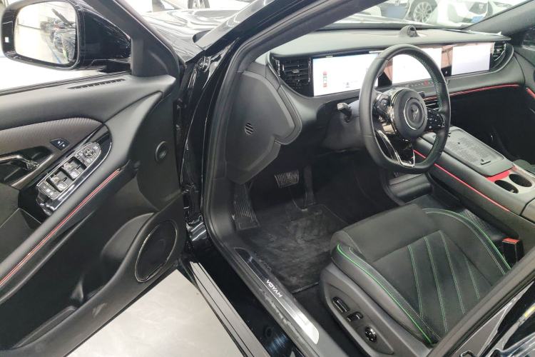 Used VOYAH FREE 2025 318 318 km Rear-Drive Touring Edition