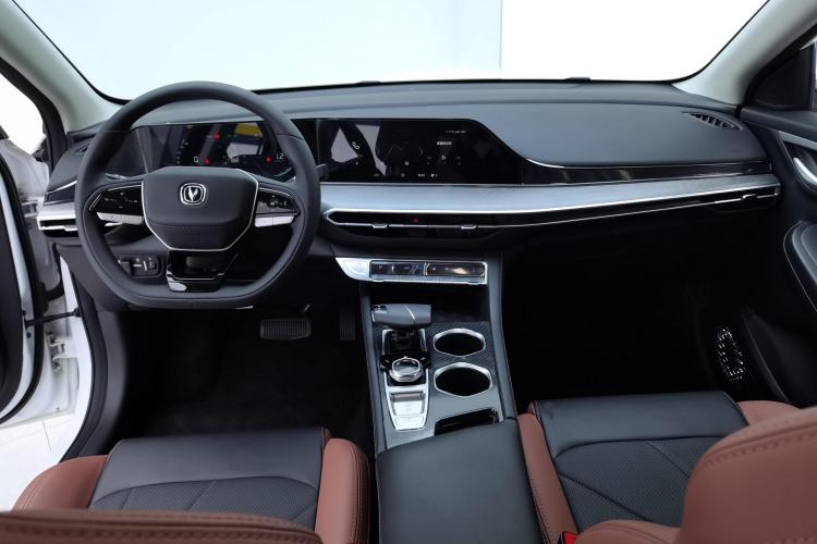 Used Changan Eado 2023 Changan Edition PLUS Blue Whale NE 1.4T GDI DCT Prestige Version
