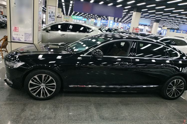 Used Volvo S90 2023 B5 Zhiyi Luxury Edition
