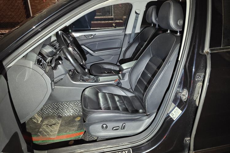 Used Volkswagen Passat 2017 330TSI DSG Luxury Edition
