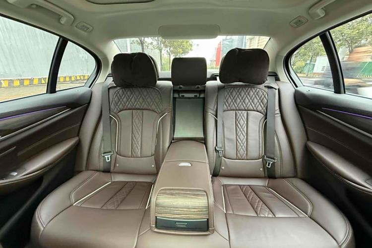 Used BMW 5 Series 2019 Updated 530Li xDrive Luxury Package
