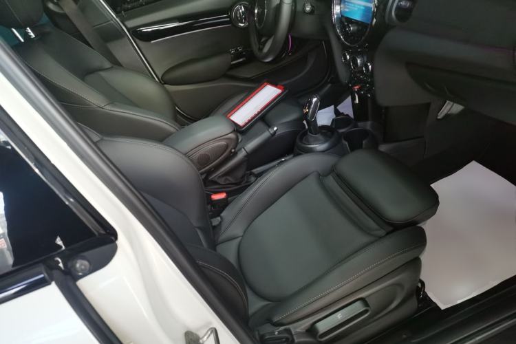 Used  MINI 2023 1.5T COOPER King's Cross Special Edition Five-Door Version
