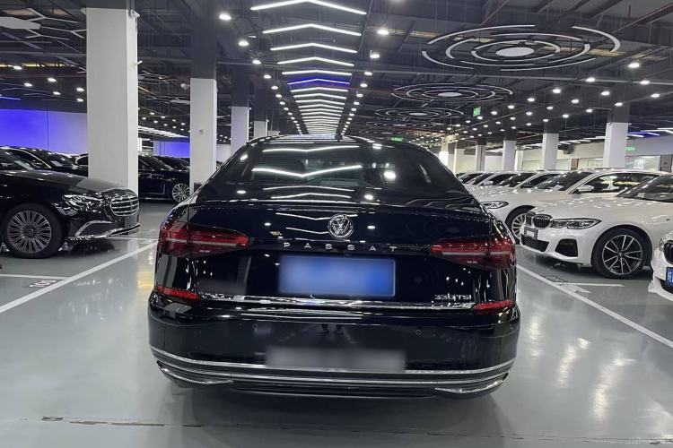 Used Volkswagen Passat 2019 330TSI Luxury Edition China VI Standard
