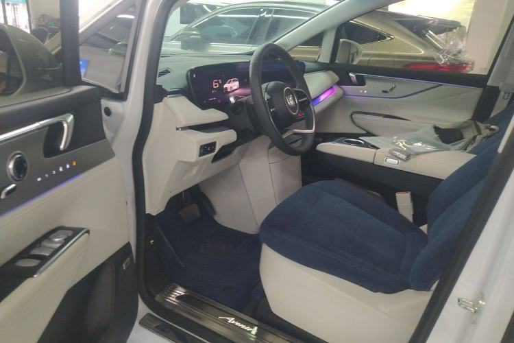 Used Buick GL8 New Energy 2024 Lu Zun Luxury Edition 7-Seater
